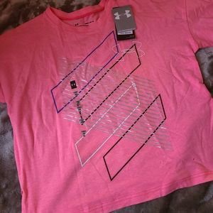 Girls size Medium Under Armour cropped fit!